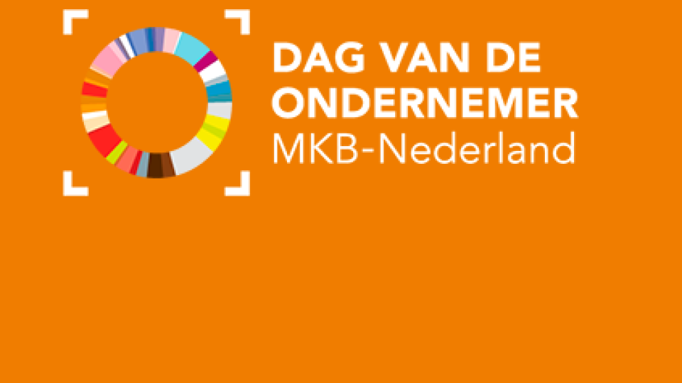 Afbeelding met logo + tekst 'dag van de ondernemer' tegen een oranje achtergrond