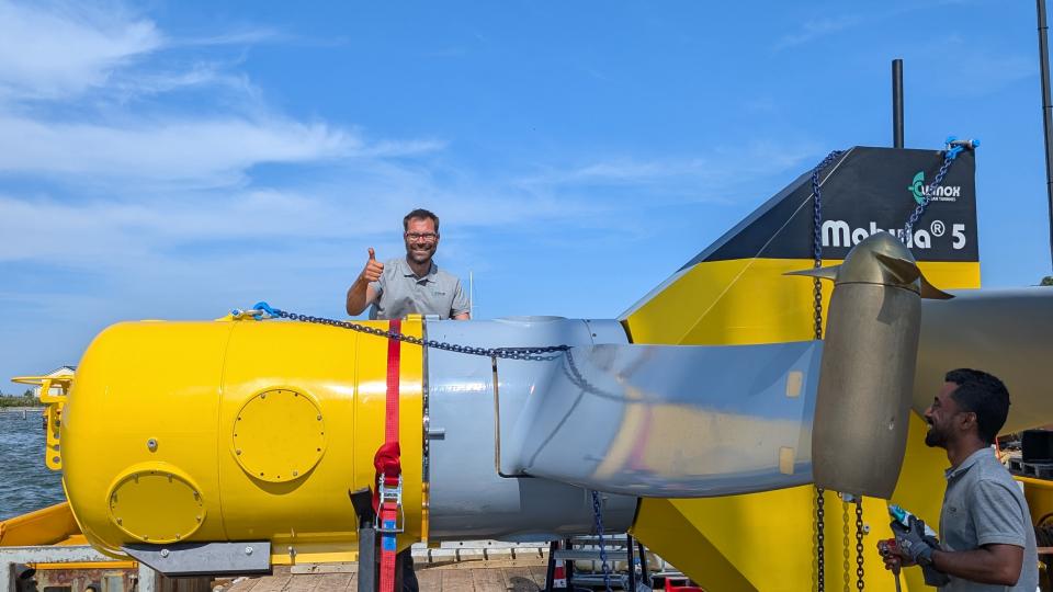 EQOT - Andries van Unen with turbine