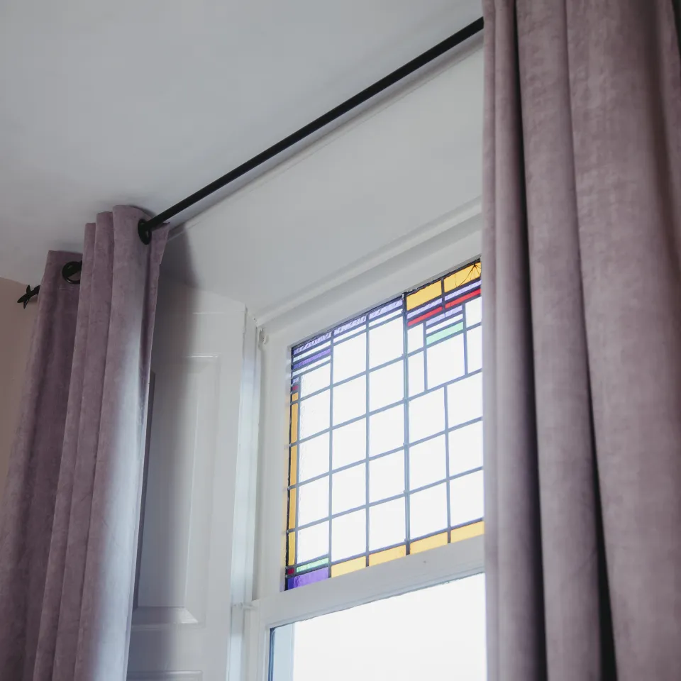 Glas in lood raam van Brigitte Poort