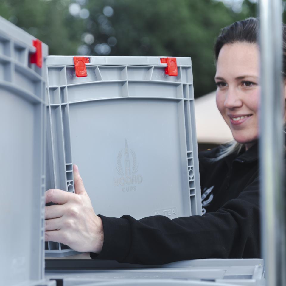 Mariska stapelt kratten