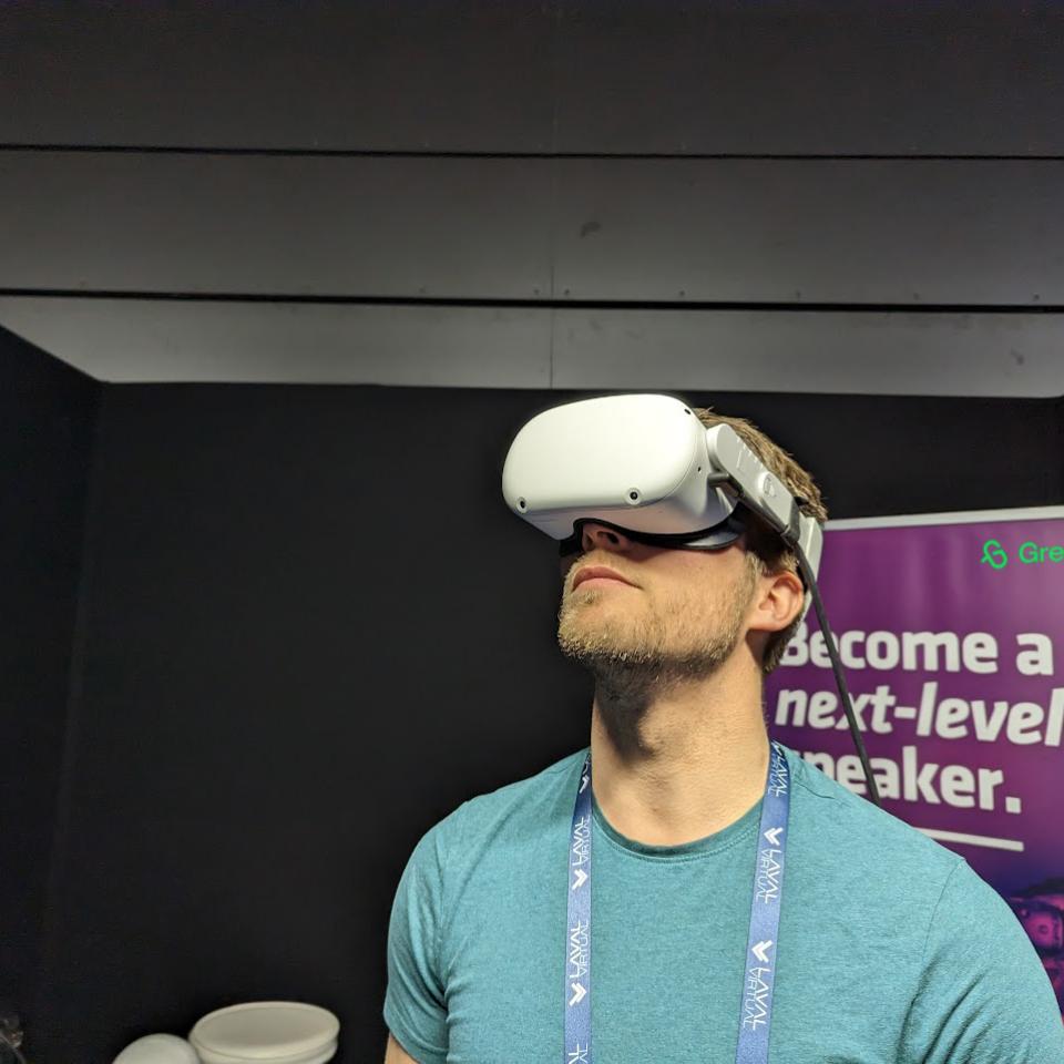 Man met VR bril