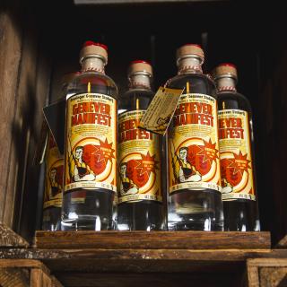 Flessen met jenever van Genever Stokerij 
